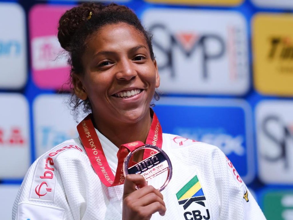 Mulher saiu da favela e se tornou campeã olímpica e mundial em judô